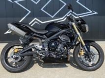 TRIUMPH STREET TRIPLE 675