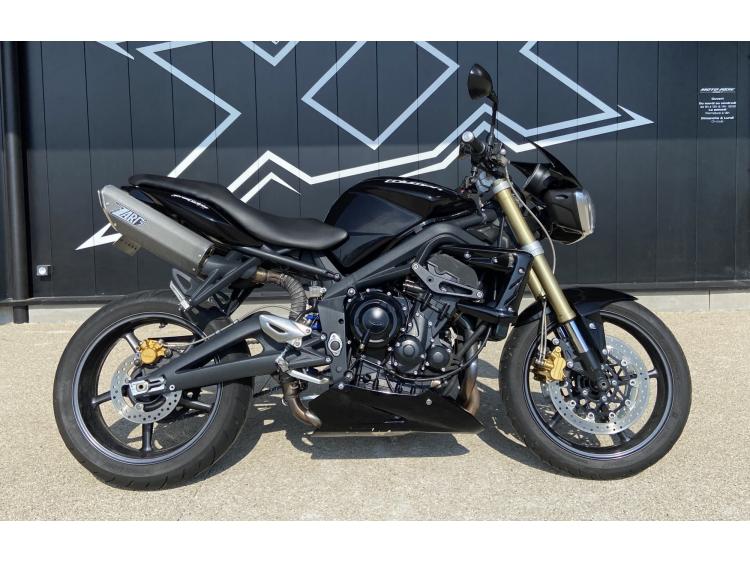TRIUMPH STREET TRIPLE 675