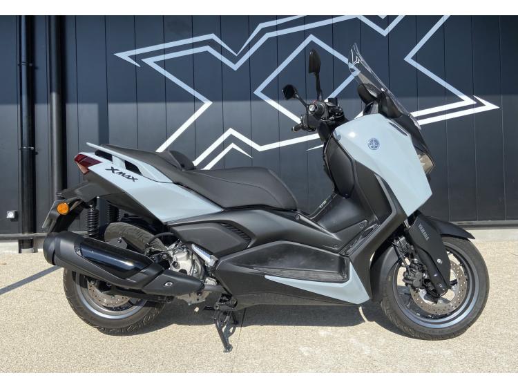 YAMAHA XMAX 300 TECH MAX +