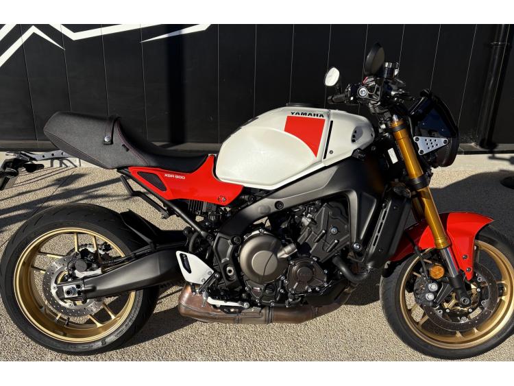 YAMAHA XSR 900