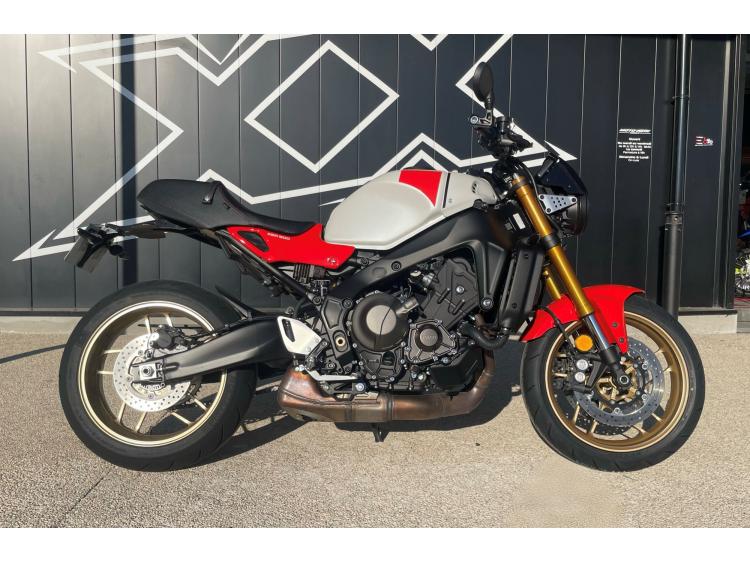 YAMAHA XSR 900