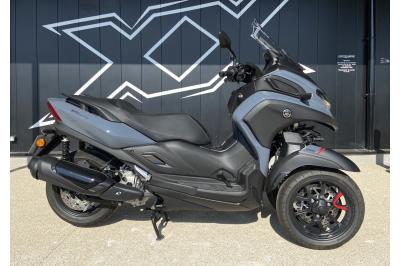 YAMAHA TRICITY 300