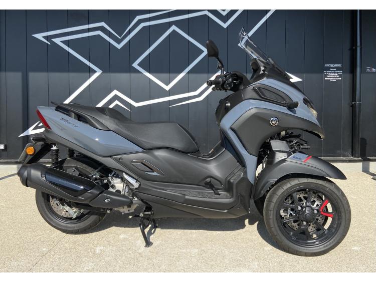 YAMAHA TRICITY 300