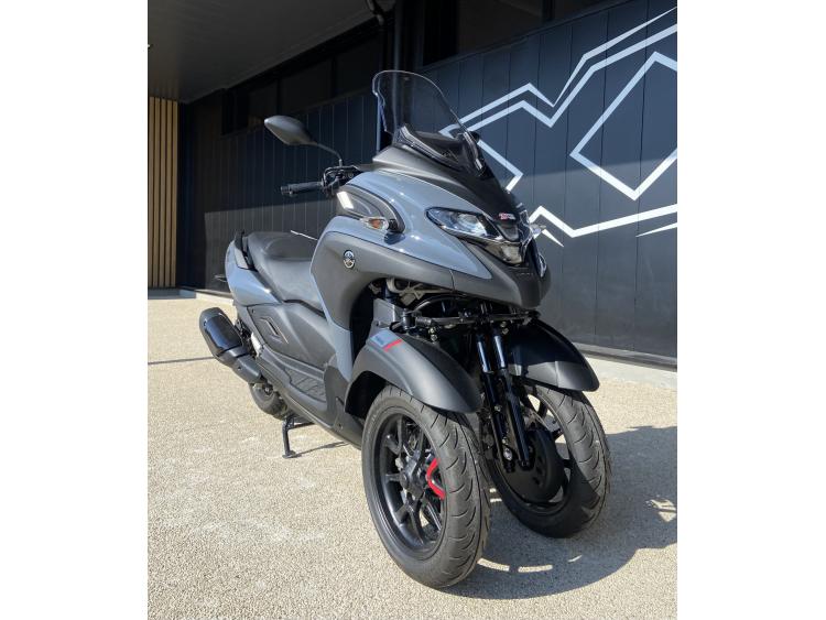 YAMAHA TRICITY 300